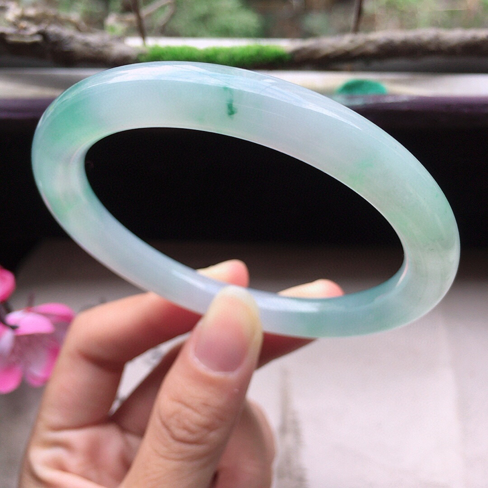 翡翠冰种飘花圆条手镯57mm
