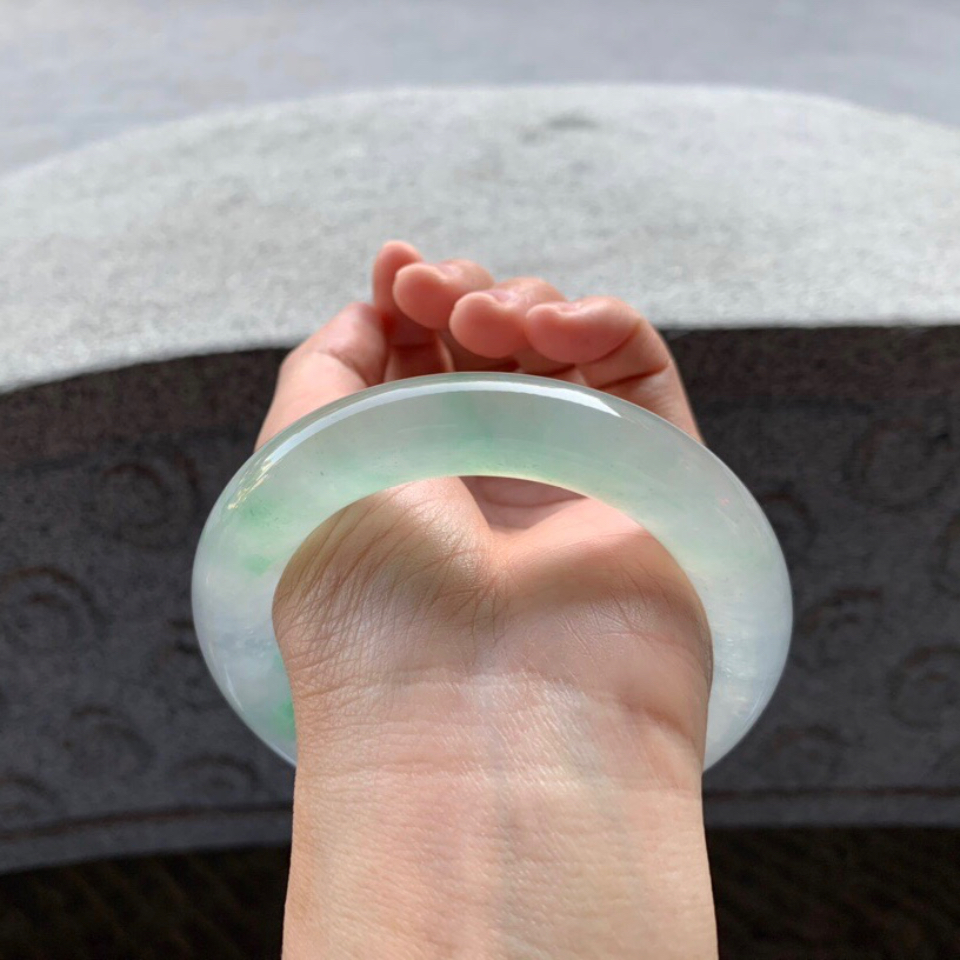 冰种飘绿花圆条手镯59.5mm