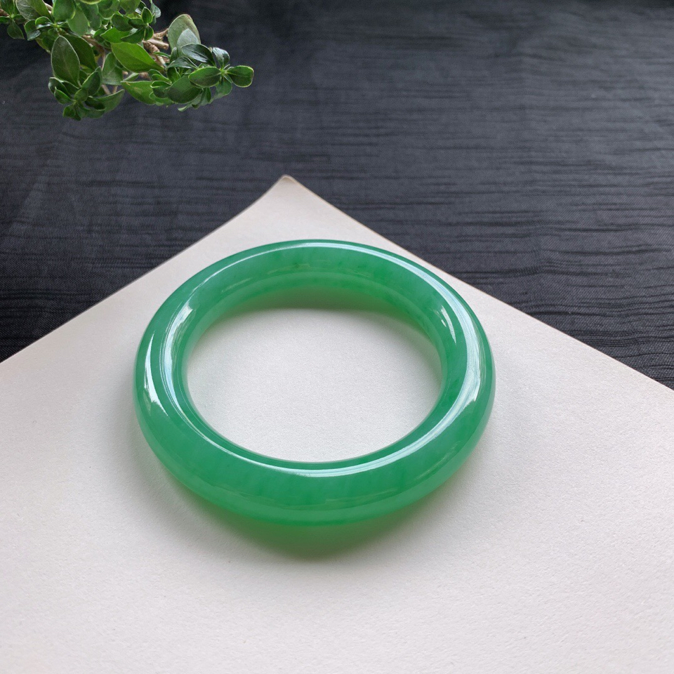 糯冰种满绿圆条手镯56mm
