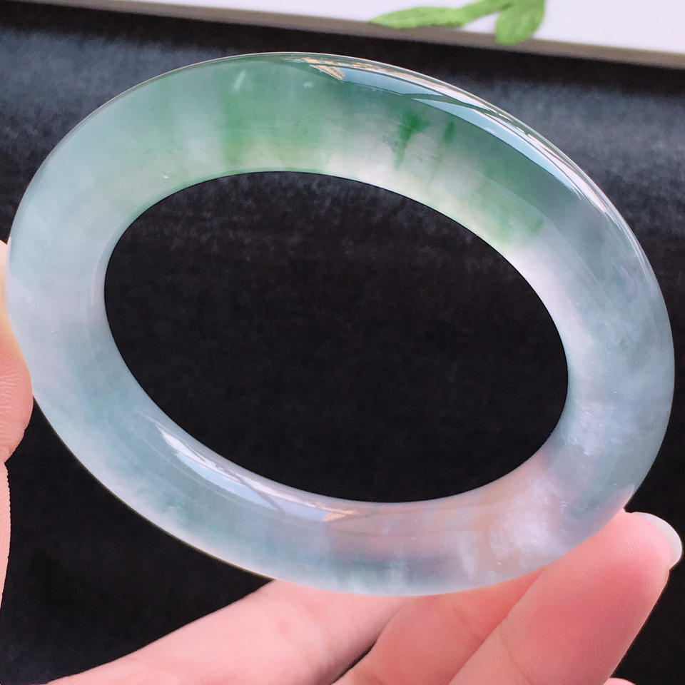 天然翡翠老坑冰种飘花圆条手镯（55.8mm）