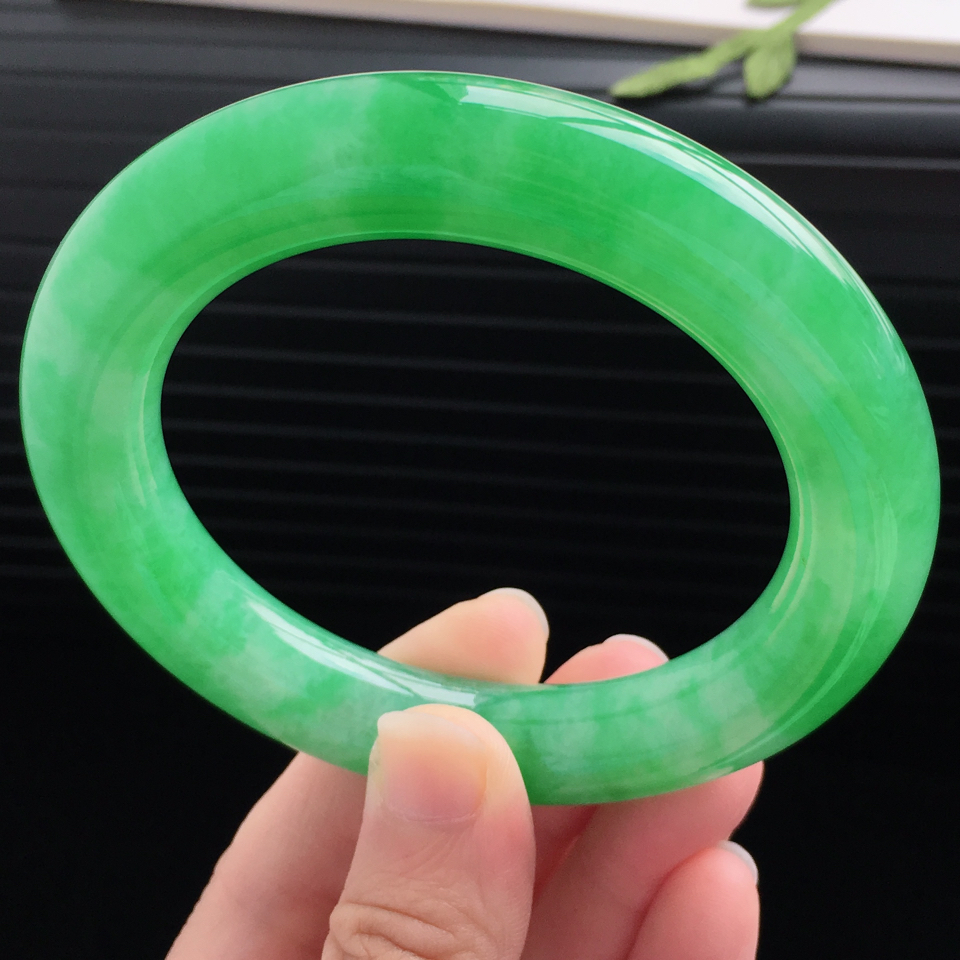 天然翡翠细糯种满阳绿圆条手镯（58.3mm）
