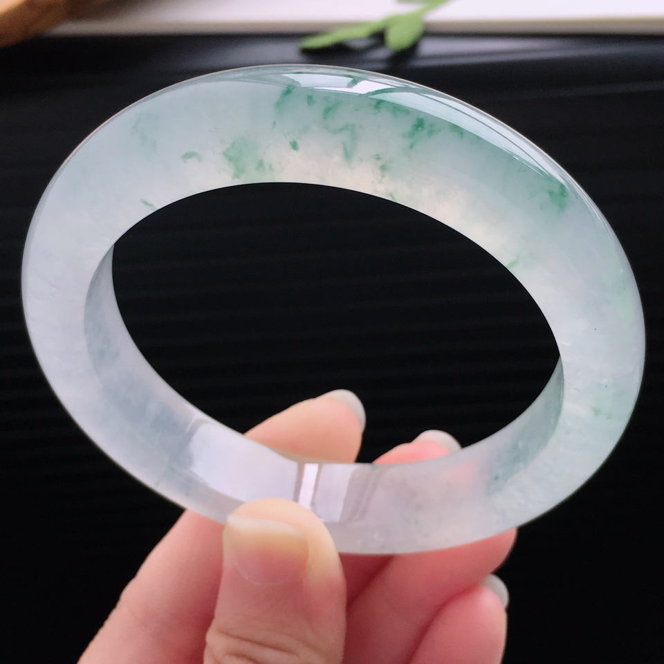 天然翡翠冰种飘花宽边手镯（58.8mm）