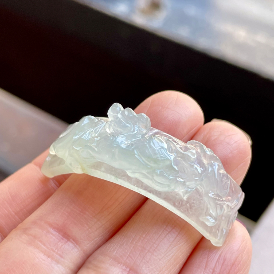 （超值推荐）冰种翡翠麒麟手牌