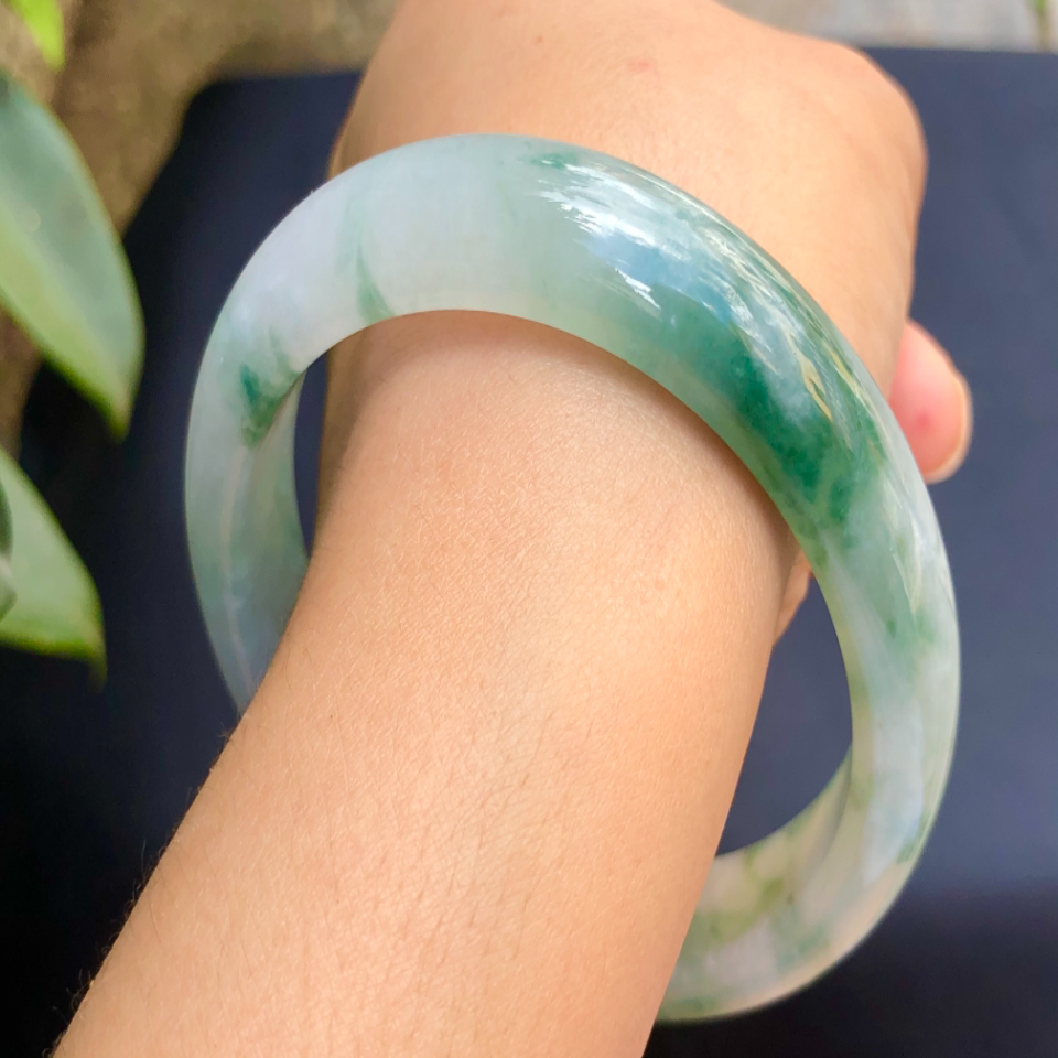 种水飘花翡翠手镯
