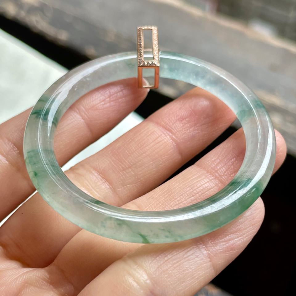 高冰种飘花翡翠平安环挂件