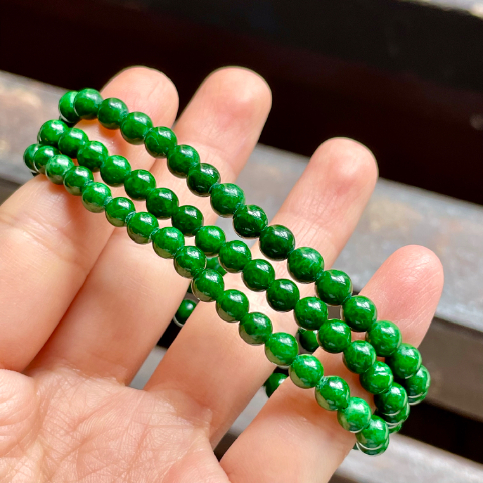 阳绿翡翠珠链