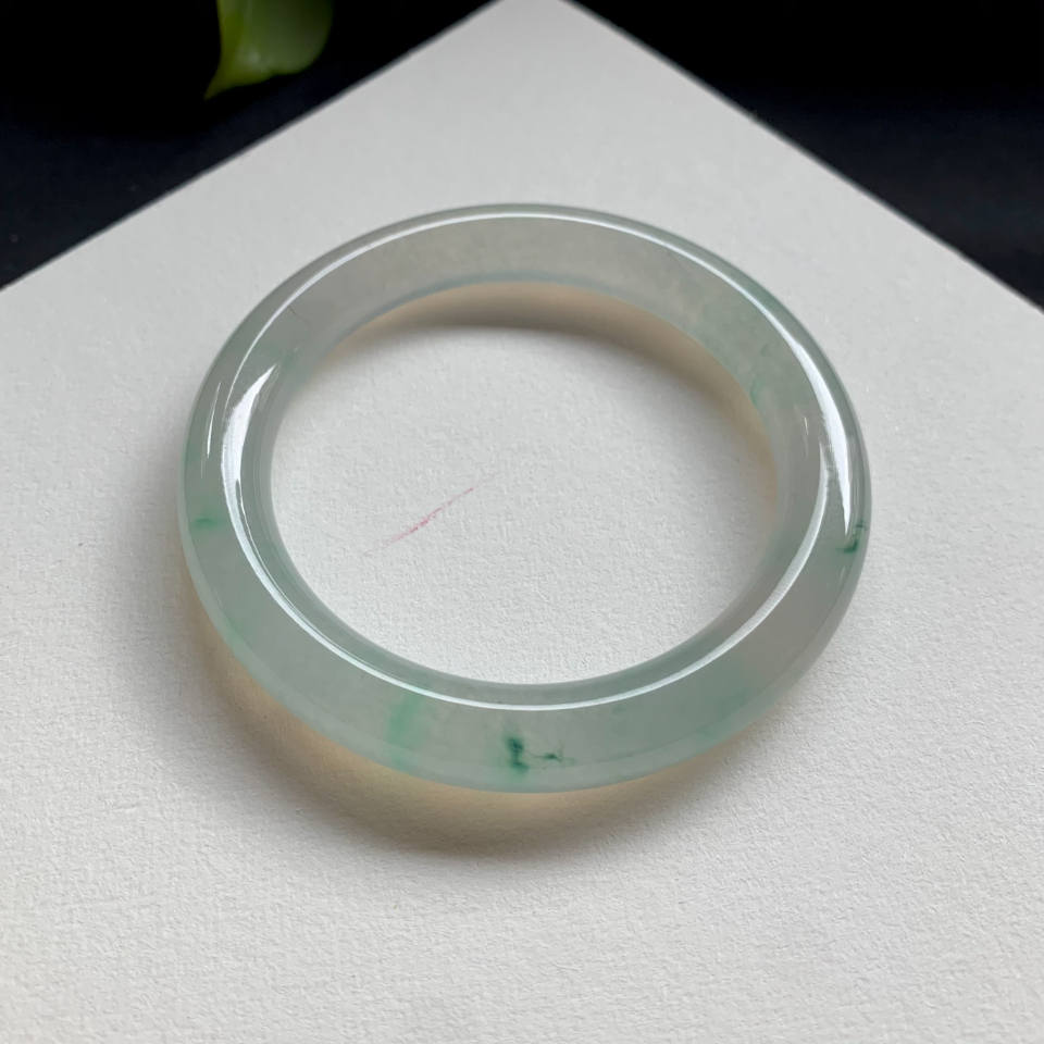 冰飘绿花翡翠圆条手镯（54.3mm）
