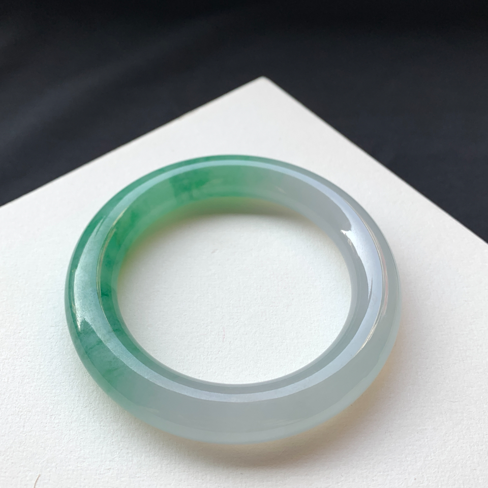 冰阳绿圆条手镯（55.9mm）