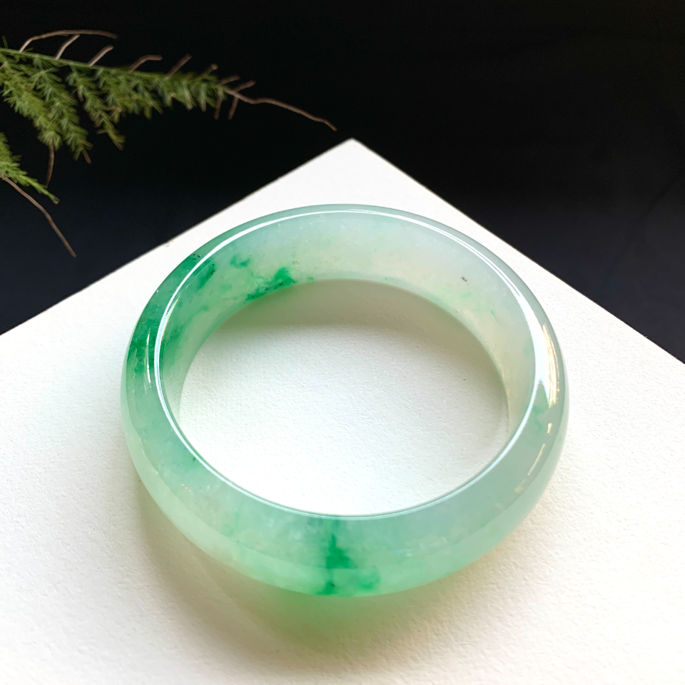 冰阳绿翡翠平安镯（57.3mm）