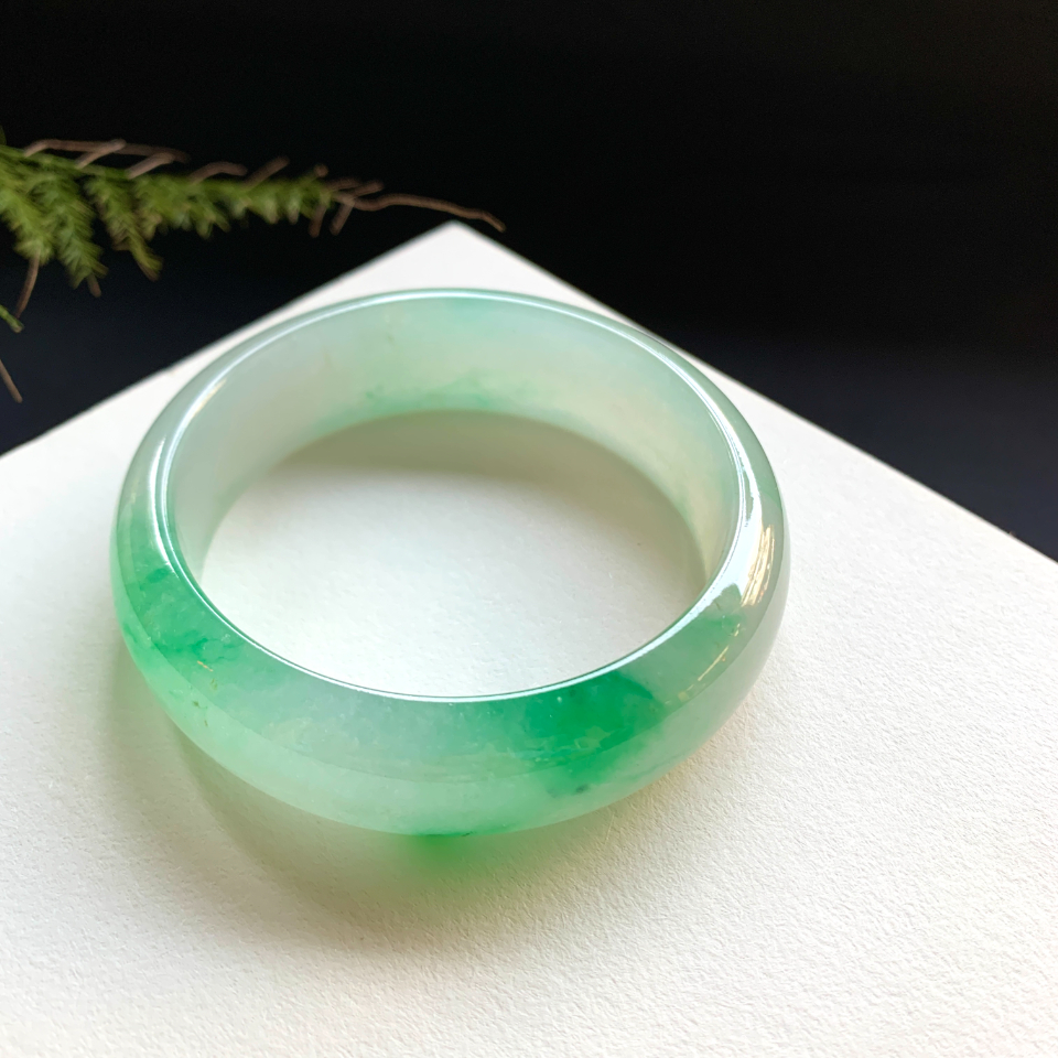 冰飘阳绿翡翠平安镯（57.3mm）