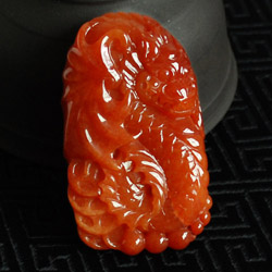细糯种红翡缅甸翡翠蝙蝠龙挂件