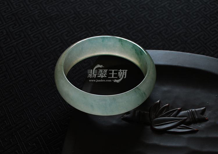 冰种飘花缅甸翡翠手镯（60.3）