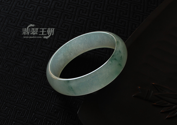 冰种飘花缅甸翡翠手镯（60.3）