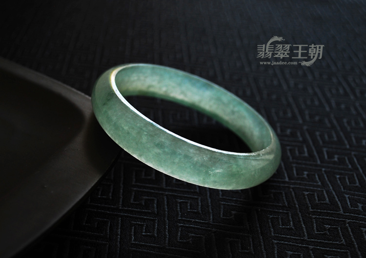 冰种晴水缅甸翡翠手镯