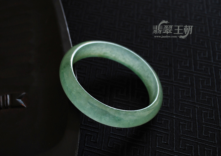 冰种晴水缅甸翡翠手镯