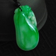 糯冰种正阳绿缅甸翡翠福瓜挂件