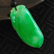 糯冰种正阳绿缅甸翡翠福瓜挂件