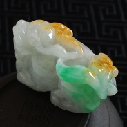 糯冰种黄加绿缅甸翡翠貔貅挂件