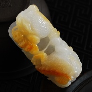 糯冰种黄翡缅甸翡翠金蟾挂件