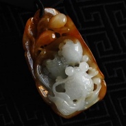 细糯种黄翡缅甸翡翠“连年有余”挂件