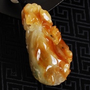 糯冰种红黄翡缅甸翡翠“数钱”挂件
