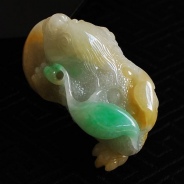 细糯种黄加绿缅甸翡翠金蟾挂件