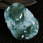 冰种飘花缅甸翡翠双龙戏珠挂件