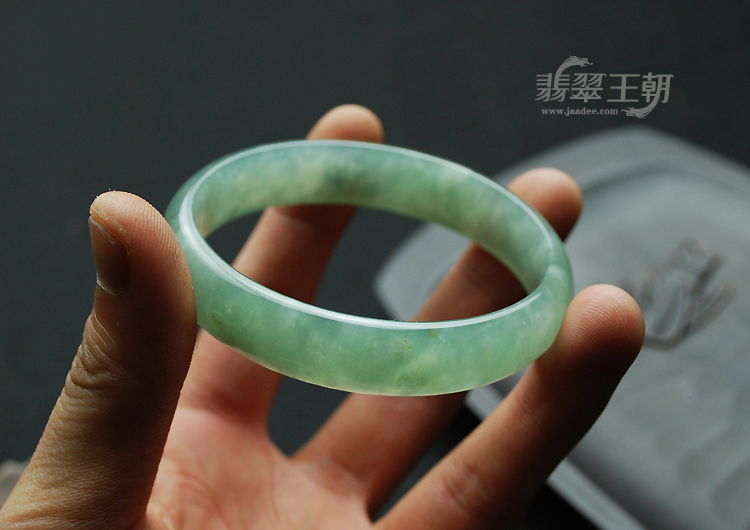 冰种蓝晴水缅甸翡翠手镯（57.6）