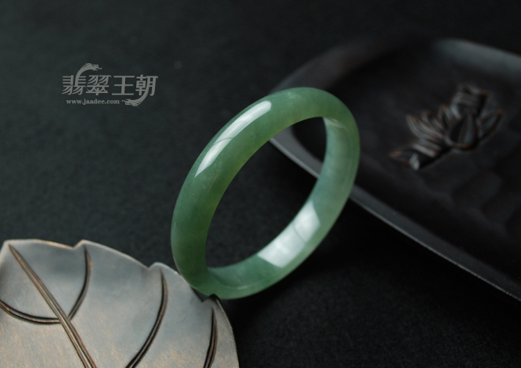 冰种蓝晴水缅甸翡翠手镯