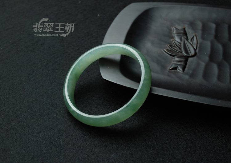 冰种蓝晴水缅甸翡翠手镯