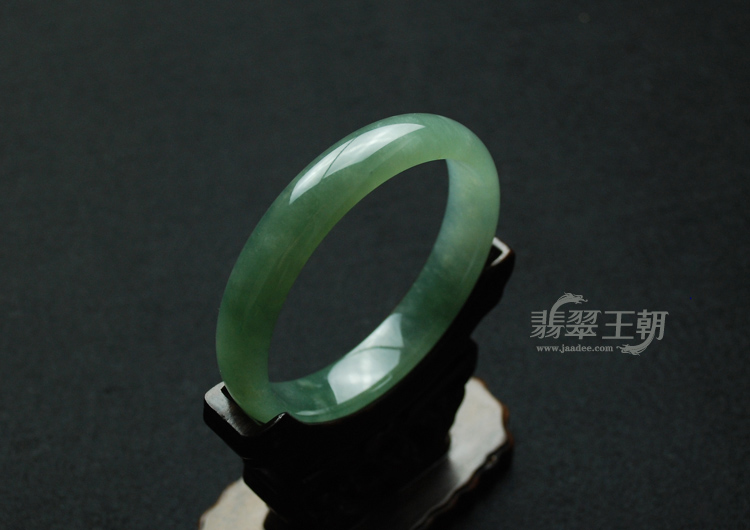 冰种蓝晴水缅甸翡翠手镯