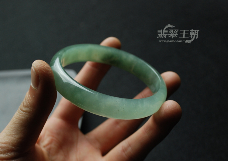 冰种蓝晴水缅甸翡翠手镯
