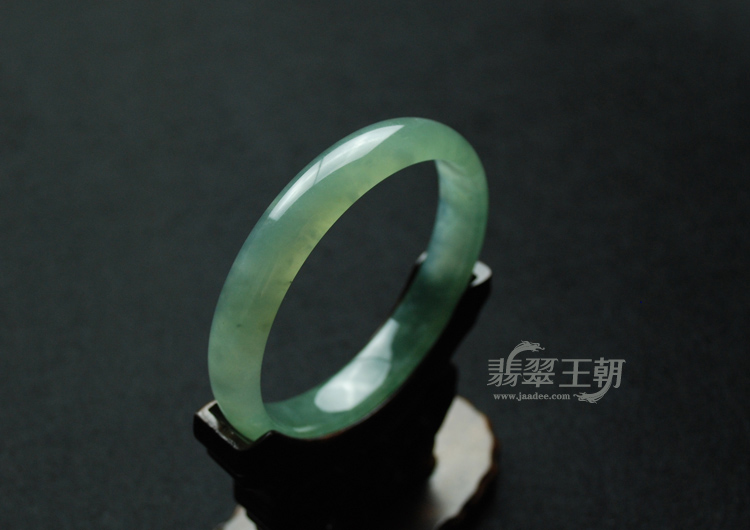 冰种蓝晴水缅甸翡翠手镯