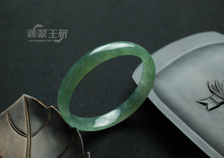 冰种蓝晴水缅甸翡翠手镯