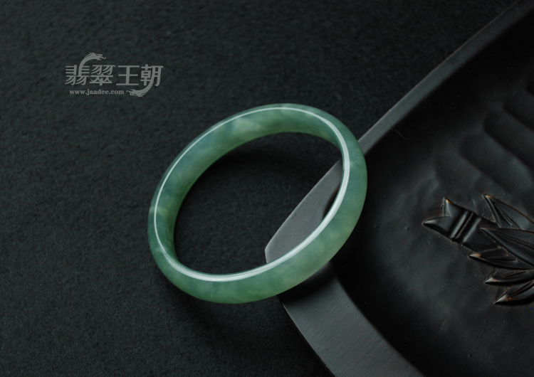 冰种蓝晴水缅甸翡翠手镯