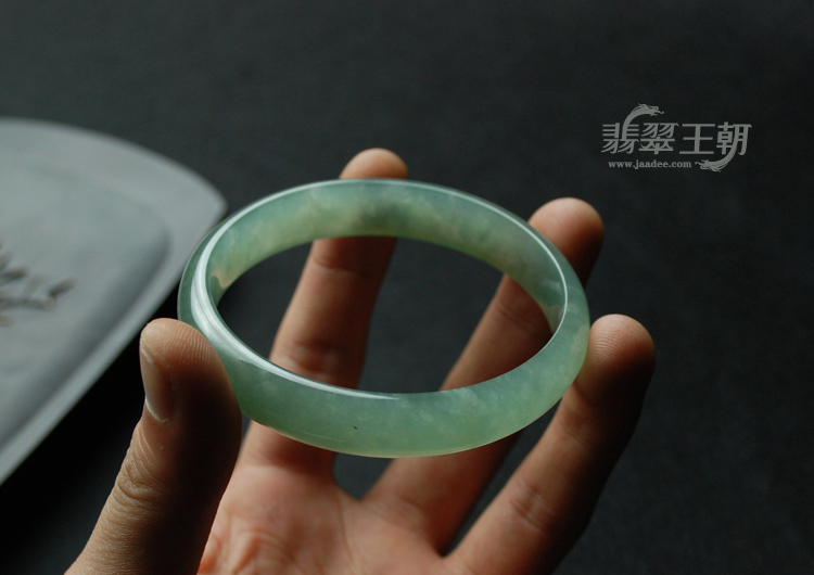 冰种蓝晴水缅甸翡翠手镯（58.8）