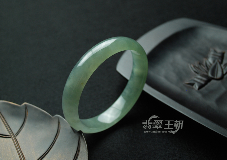 冰种蓝晴水缅甸翡翠手镯