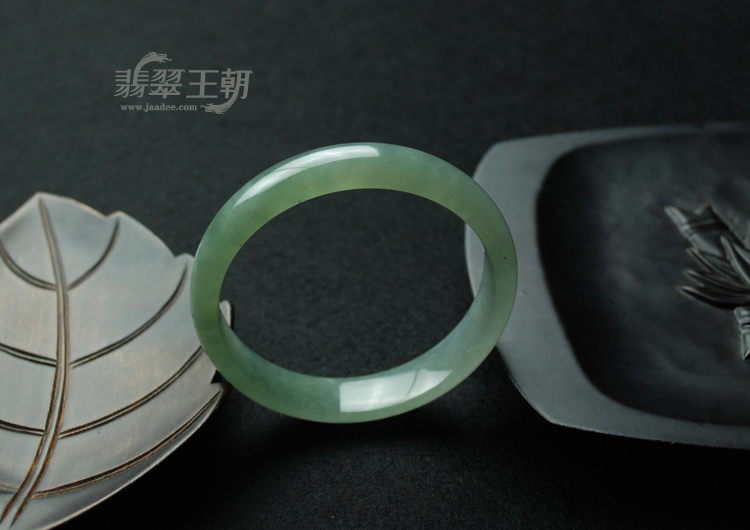 冰种蓝晴水缅甸翡翠手镯