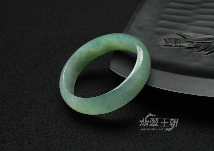 冰玻种晴水缅甸翡翠手镯（53）