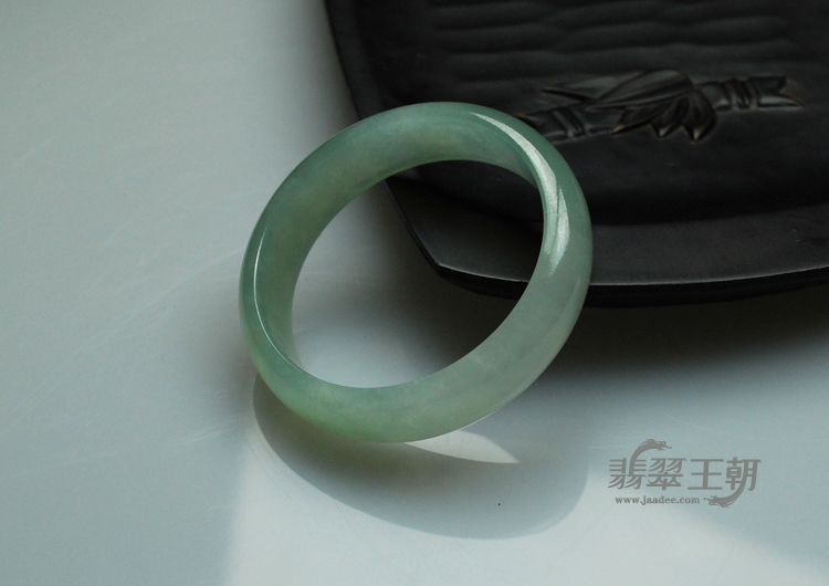 冰玻种晴水缅甸翡翠手镯（53）
