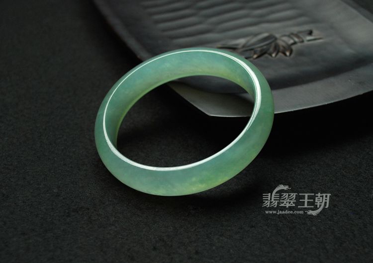 冰玻种晴水缅甸翡翠手镯（58.2）