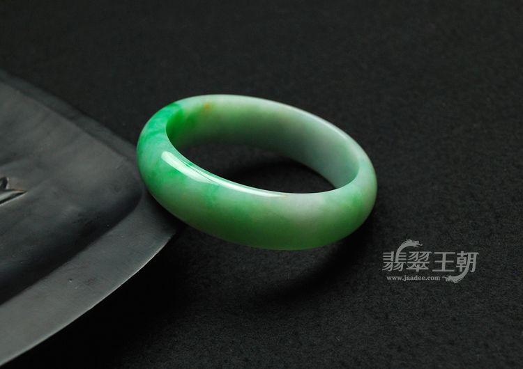 细糯种飘翠缅甸翡翠手镯（54.5）