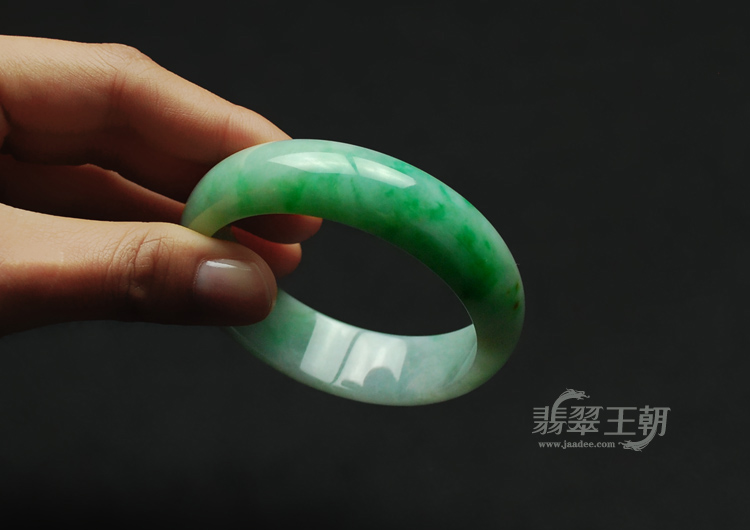 细糯种飘翠缅甸翡翠手镯（54.5）