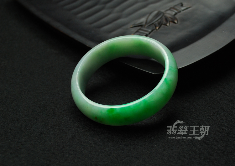 细糯种飘翠缅甸翡翠手镯（54.5）