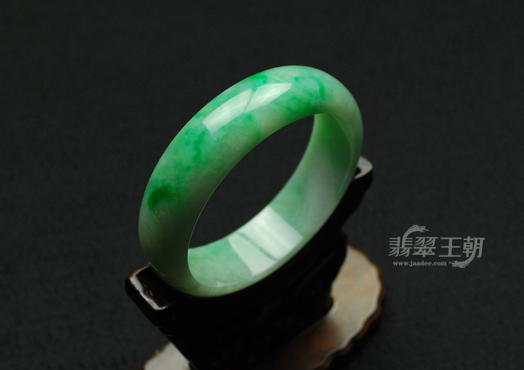 细糯种飘翠缅甸翡翠手镯（54.6）