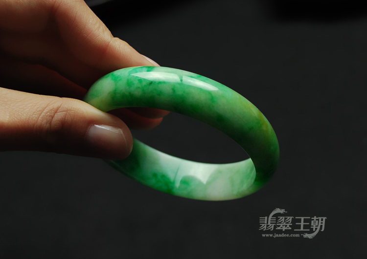 细糯种飘翠缅甸翡翠手镯（56.9）