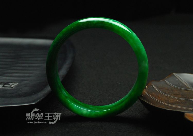 细糯种满绿缅甸翡翠手镯（55.3）