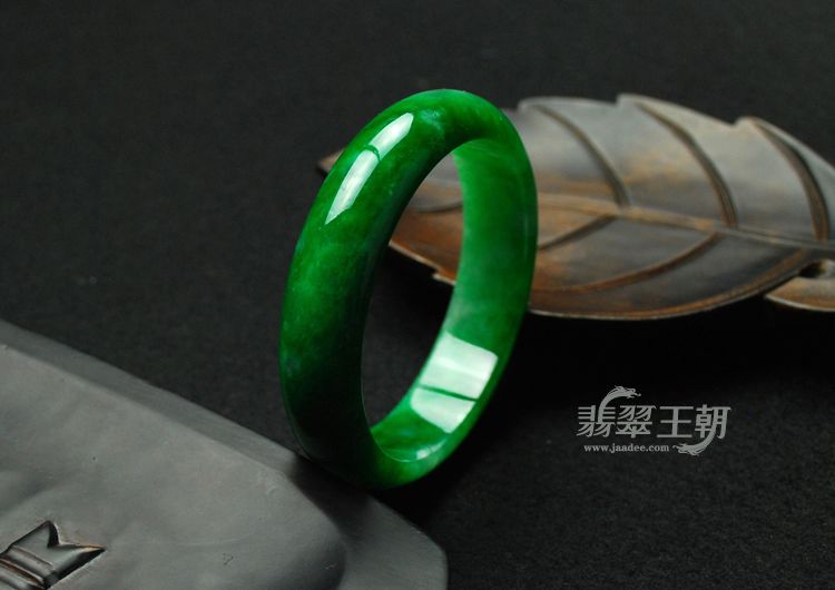 细糯种满绿缅甸翡翠手镯（55.3）