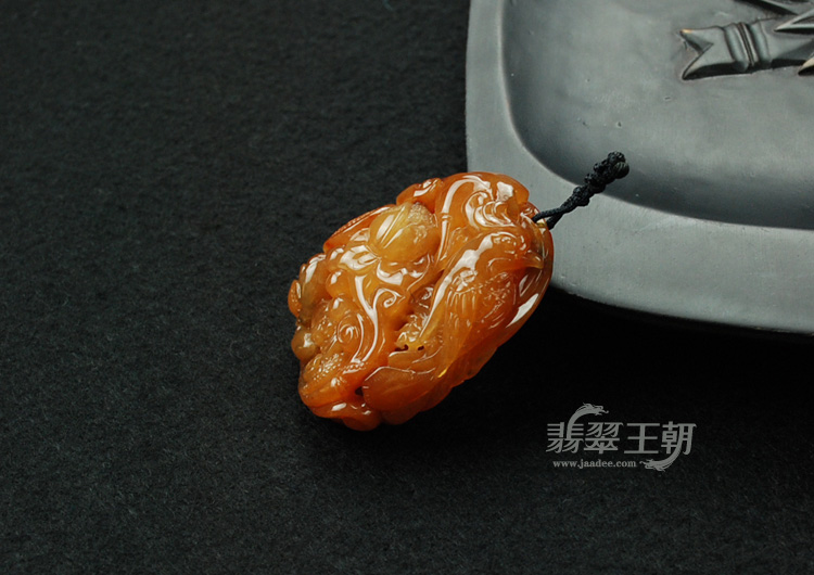 糯冰种黄翡缅甸翡翠“富贵花开”挂件