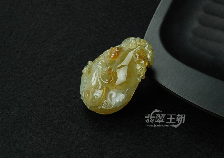 糯冰种黄翡缅甸翡翠“英明神武”挂件